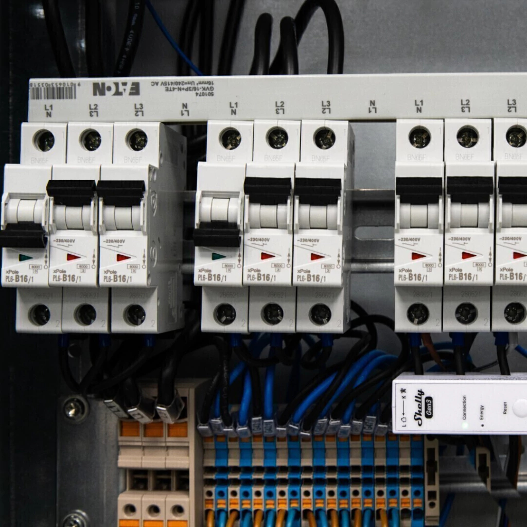 Shelly 3EM-63W Gen3 – Medidor de energía trifásico - Imagen 14